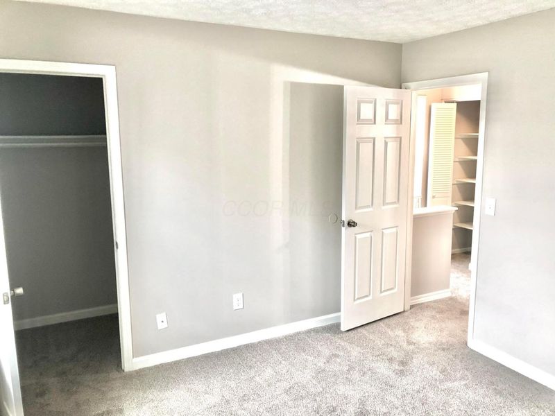 5700 Crossing Court, Unit 4, Columbus, OH 43231 Photo 16