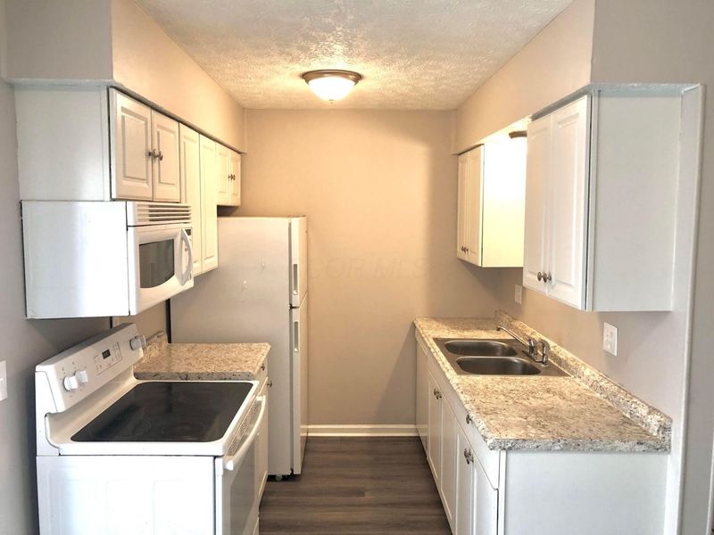 5700 Crossing Court, Unit 4, Columbus, OH 43231 Photo 8