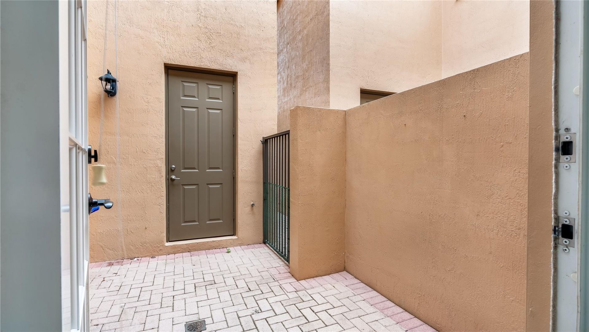 1061 SW 147th Terrace, Pembroke Pines, FL 33027 Photo