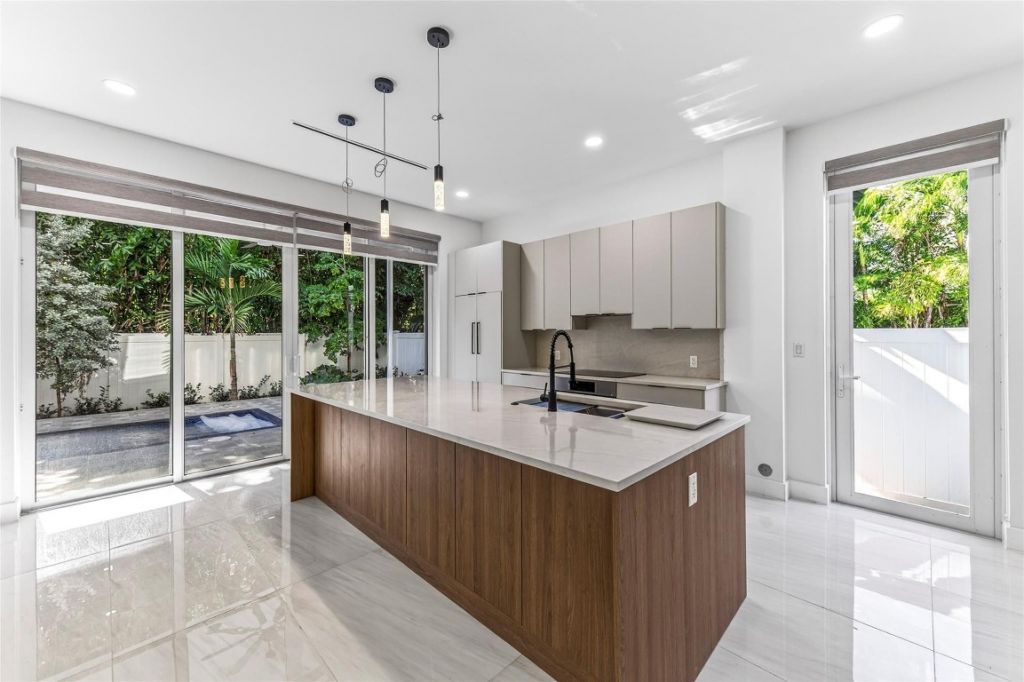 1408 NE 5th Court, Unit 1408A, Fort Lauderdale, FL 33301 Photo