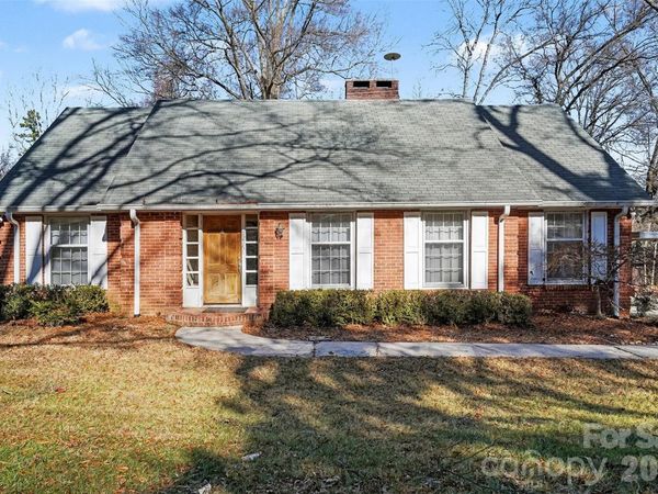 1215 Robinhood Circle, Charlotte, NC 28227
