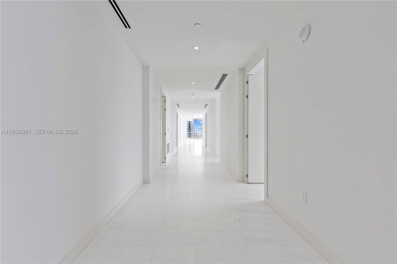 300 Biscayne Blvd Way, Unit 3201, Miami, FL 33130 Photo