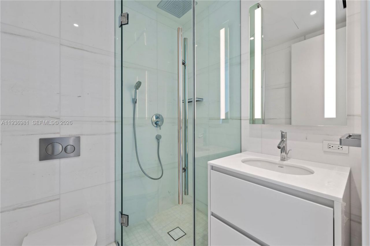 300 Biscayne Blvd Way, Unit 3201, Miami, FL 33130 Photo