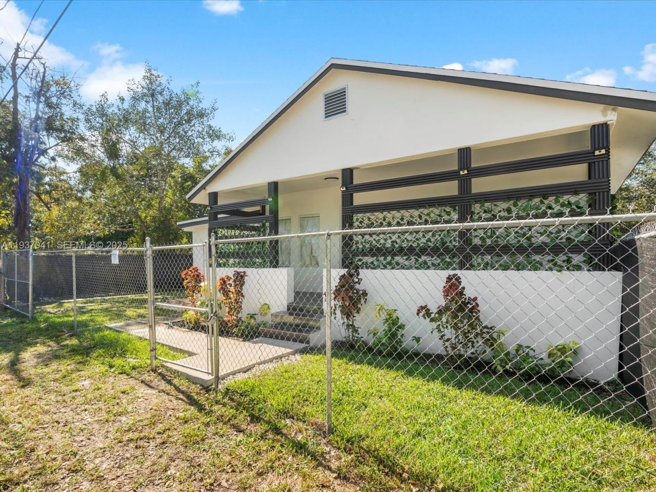 6318 NW 19th Ct, Miami, FL 33147 Photo