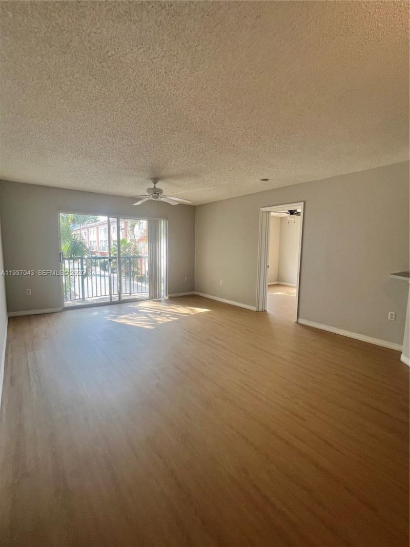 2033 SE 10th Ave, Unit 605, Fort Lauderdale, FL 33316 Photo