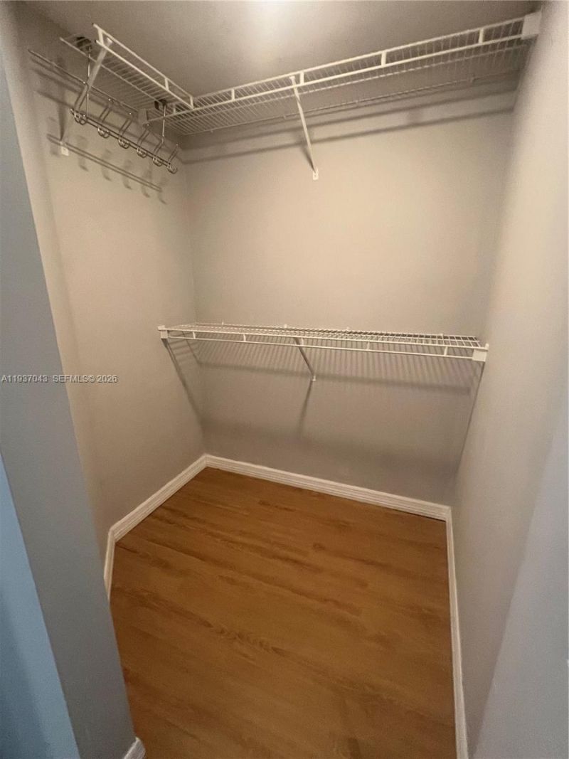 2033 SE 10th Ave, Unit 605, Fort Lauderdale, FL 33316 Photo