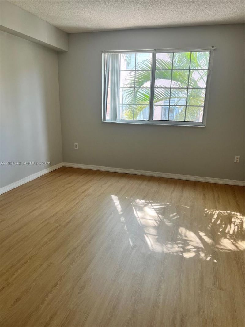 2033 SE 10th Ave, Unit 605, Fort Lauderdale, FL 33316 Photo