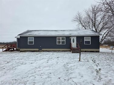 3270 Galbraith Line Road, Brown City, MI 48416