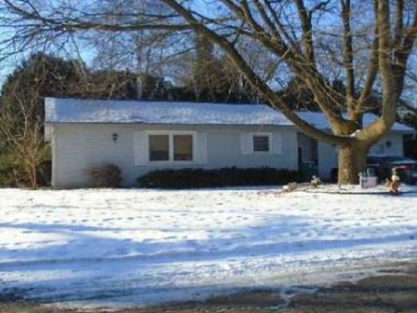 802 Woodlawn Avenue, Owosso, MI 48867