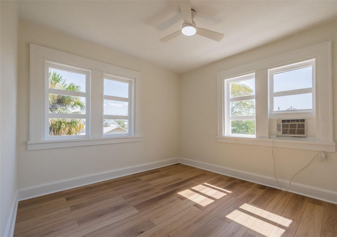 218 N Pinellas Avenue, Tarpon Springs, FL 34689 Photo