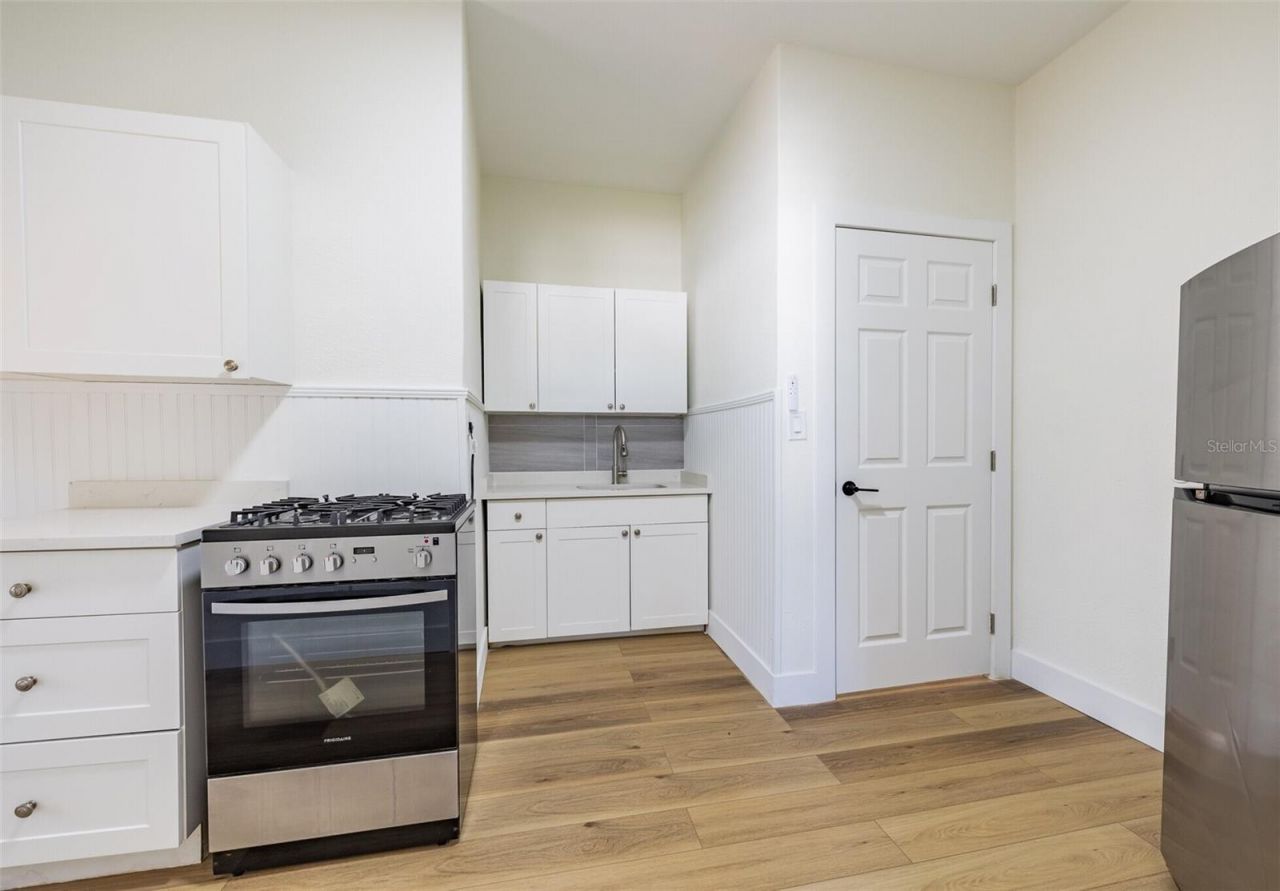 218 N Pinellas Avenue, Tarpon Springs, FL 34689 Photo