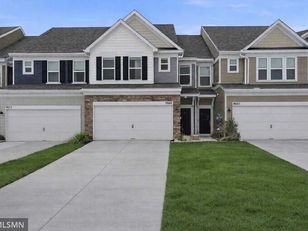 9669 4th Street Lane N, Lake Elmo, MN 55042