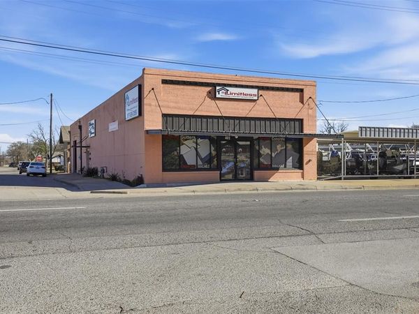 401 S Main Street, Cleburne, TX 76033