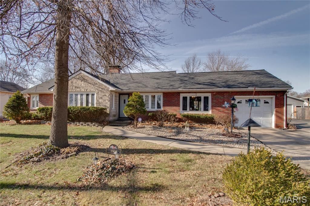 1908 N Rodgers Avenue, Alton, IL 62002 Main Photo