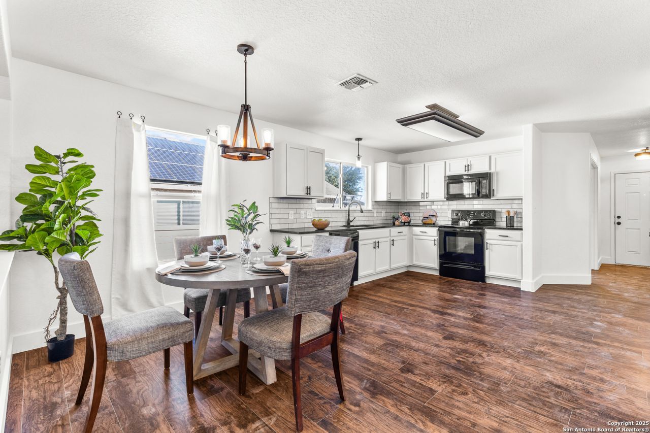 7635 Derby Run, Selma, TX 78154 Main Photo