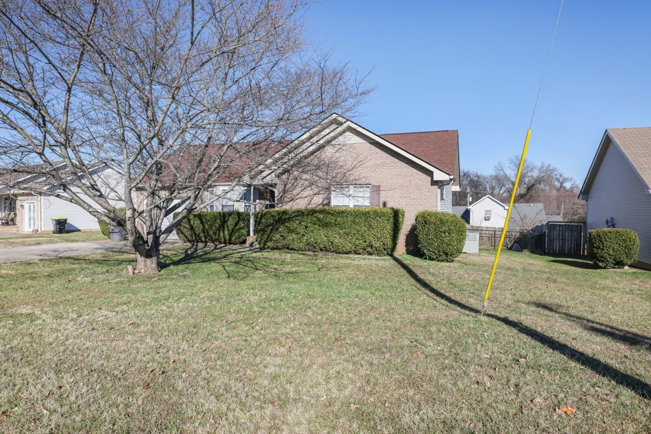 3263 Tabby Dr, Clarksville, TN 37042 Main Photo