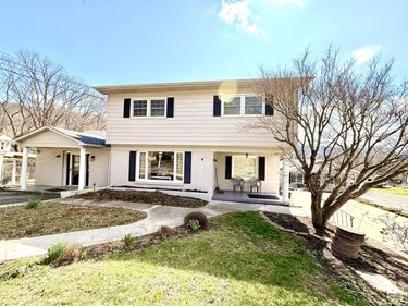 1307 E Dolly Ann Dr, Covington, VA 24426