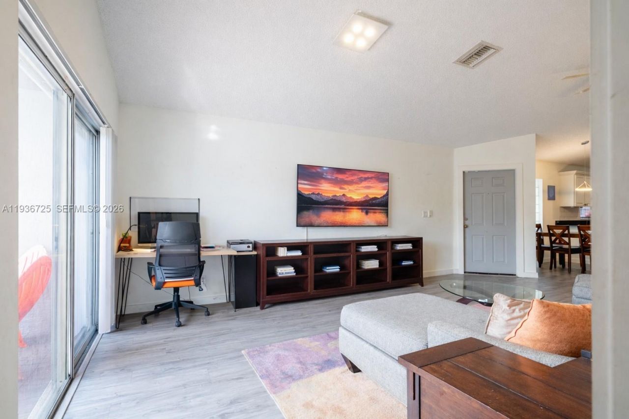 3880 NW 121st Ave, Sunrise, FL 33323 Photo