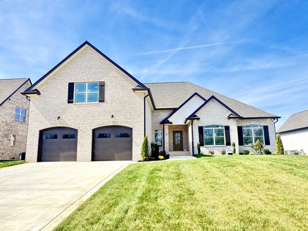 390 Young Ln , Pleasant View, TN 37146