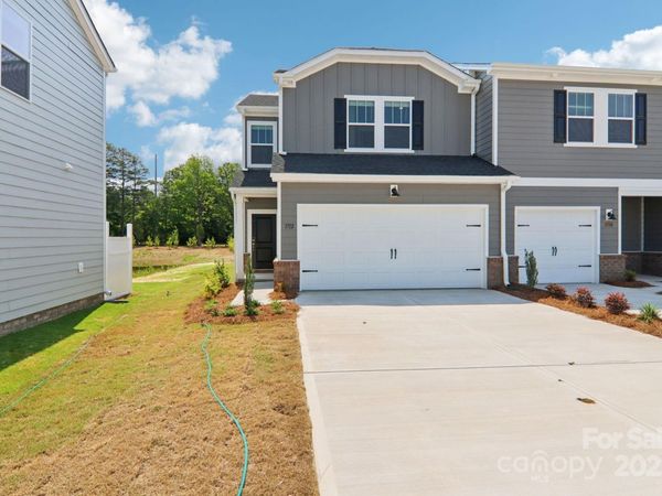 8104 Hidden Springs Trail, Charlotte, NC 28216