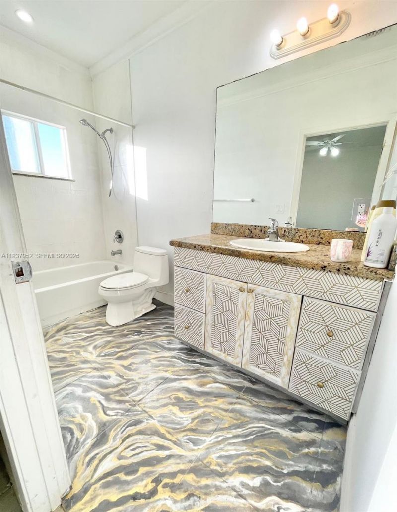 1102 NW 26th St, Unit 1102, Miami, FL 33127 Photo