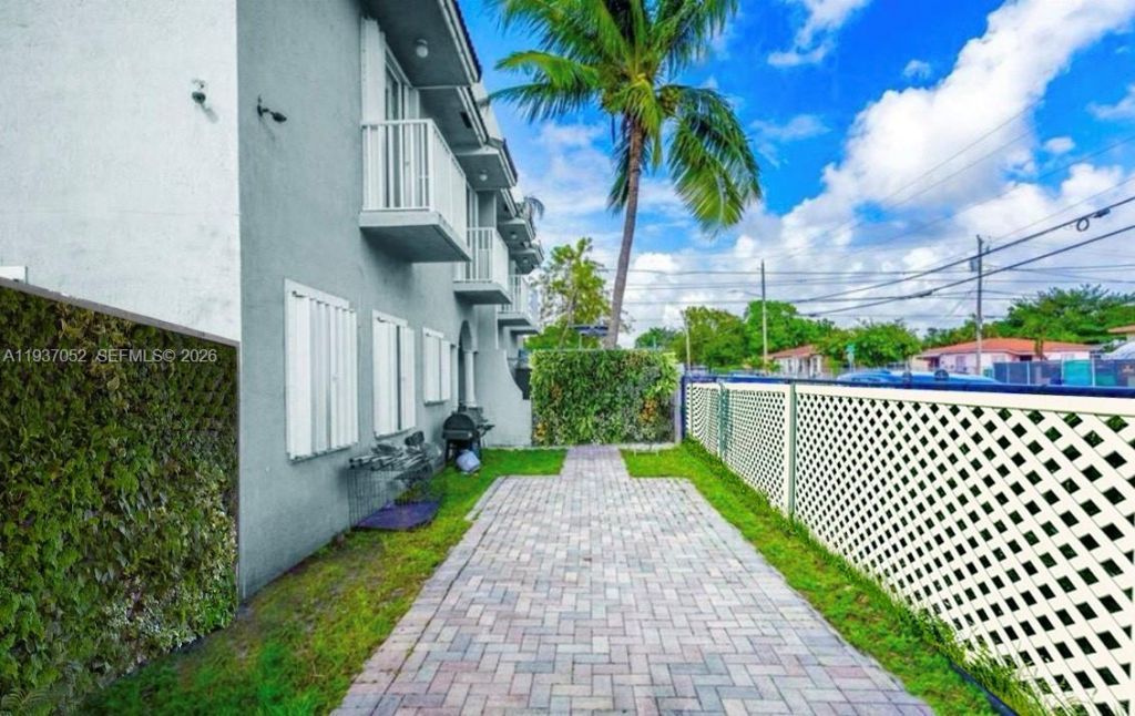 1102 NW 26th St, Unit 1102, Miami, FL 33127 Photo