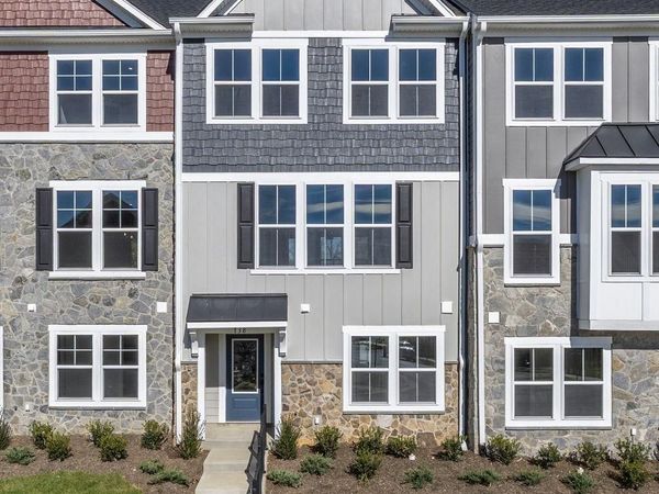 738 PARK RIDGE DR, Crozet, VA 22932