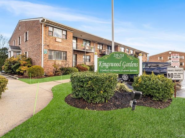 210 Fulton Street, Unit 1A, Farmingdale, NY 11735