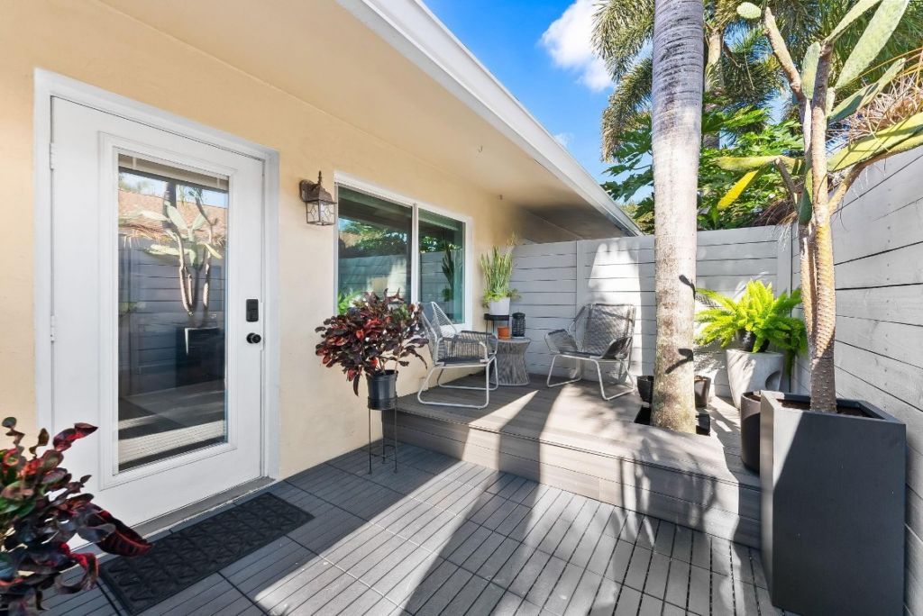 1200 NE 17th Court, Unit 3, Fort Lauderdale, FL 33305 Photo