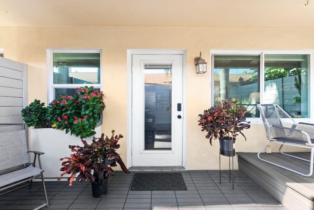 1200 NE 17th Court, Unit 3, Fort Lauderdale, FL 33305 Photo