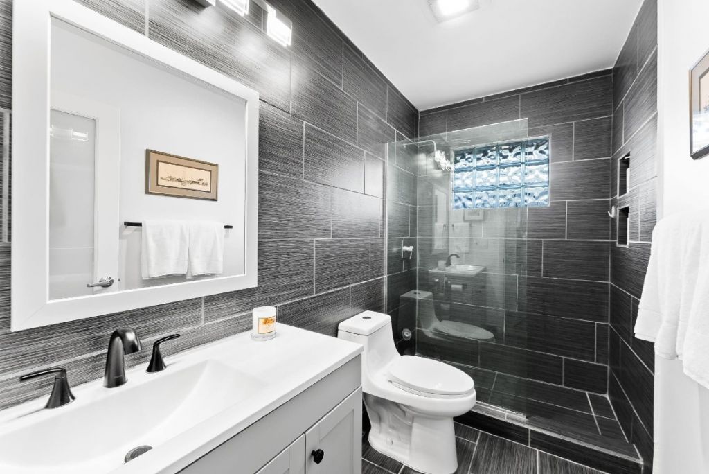 1200 NE 17th Court, Unit 3, Fort Lauderdale, FL 33305 Photo