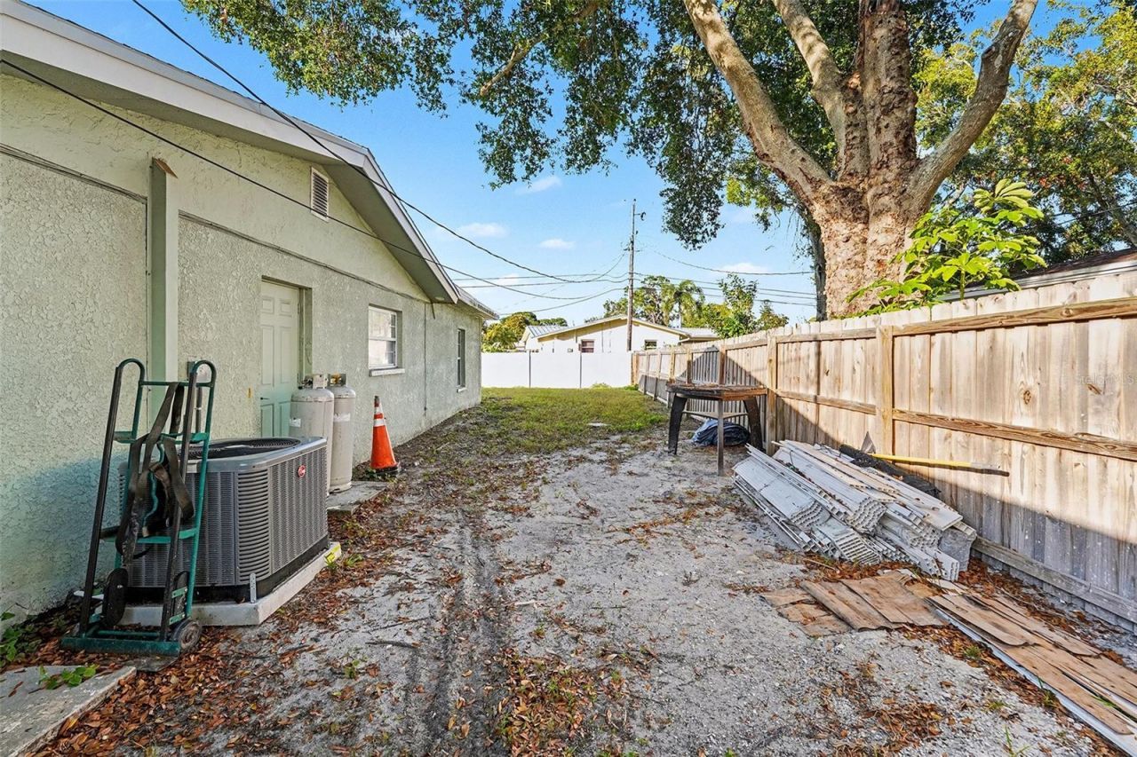 1665 Pinellas Point Drive S, Saint Petersburg, FL 33712 Photo