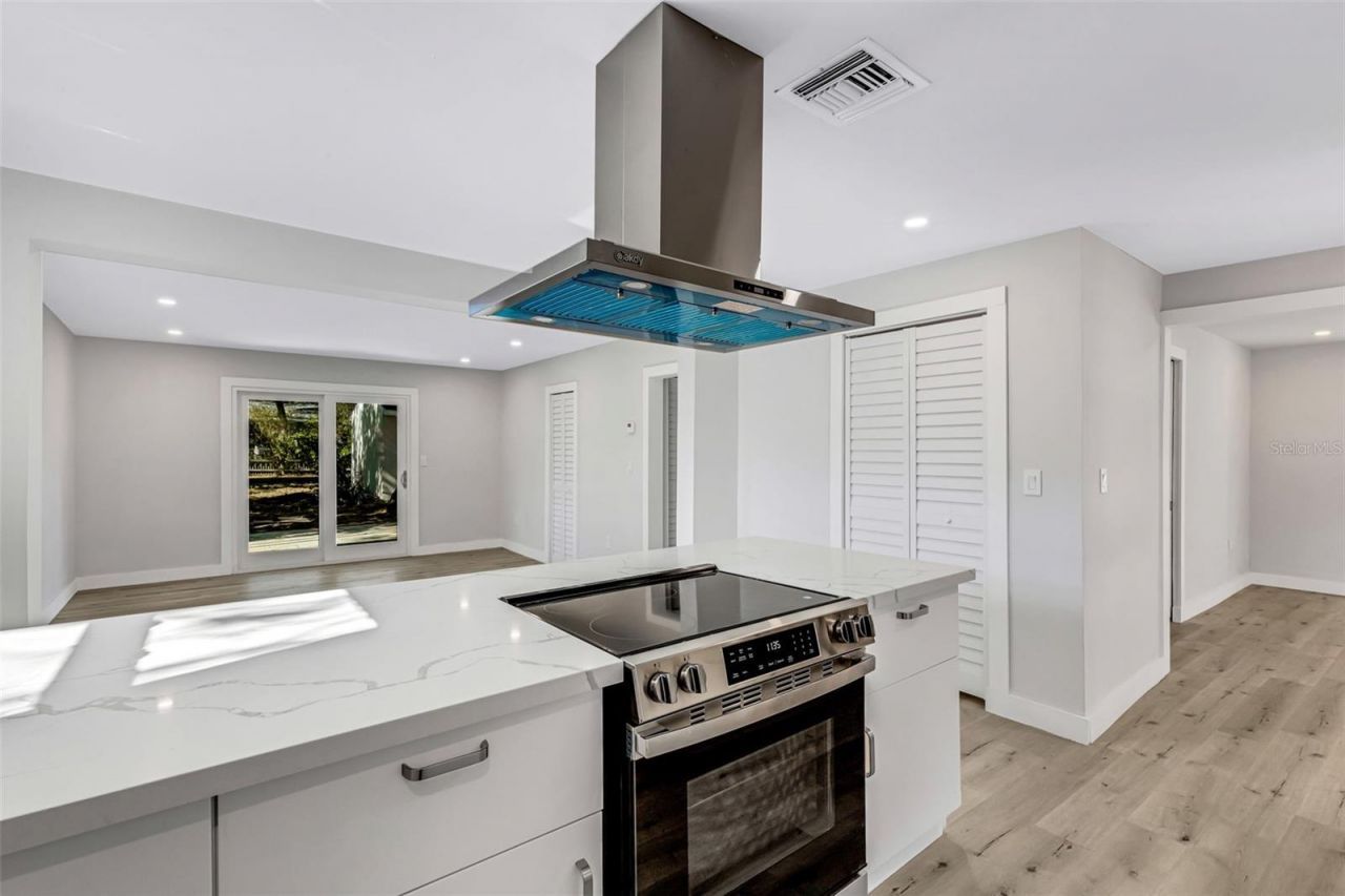 218 32nd Street W, Bradenton, FL 34205 Photo