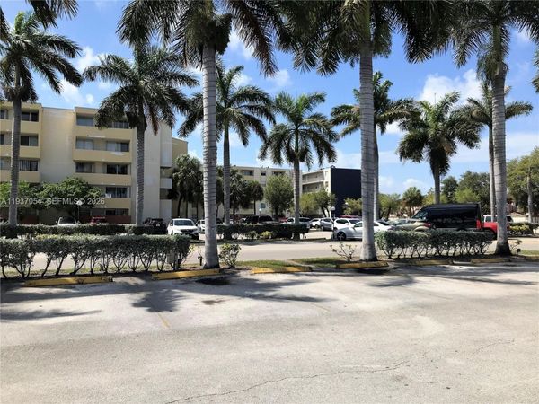 10000 NW 80 Ct, Unit 2543, Hialeah Gardens, FL 33016