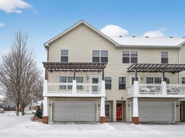1667 Arona Street, Unit 8, Falcon Heights, MN 55108