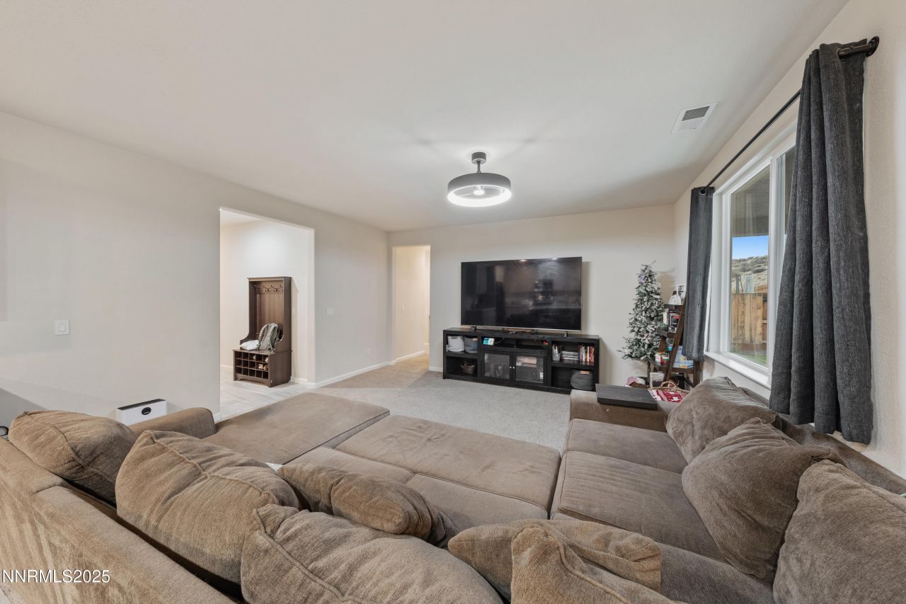 864 Tourmaline Drive, Carson City, NV 89705 Photo