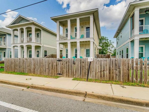 1002 W Main St, Pensacola, FL 32502
