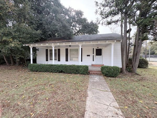 613 W 1st St, DeRidder, LA 70634