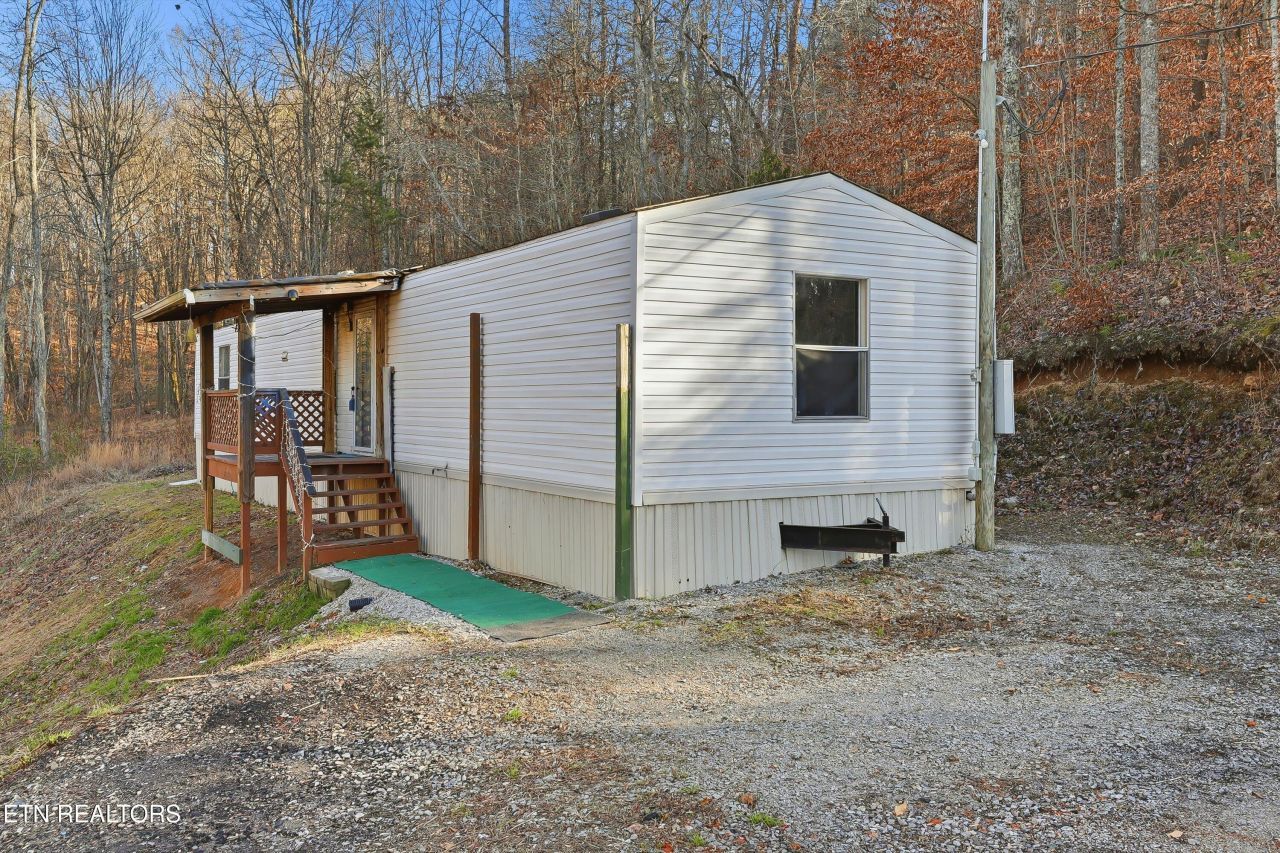 574 Peach Orchard Rd, Andersonville, TN 37705 Main Photo