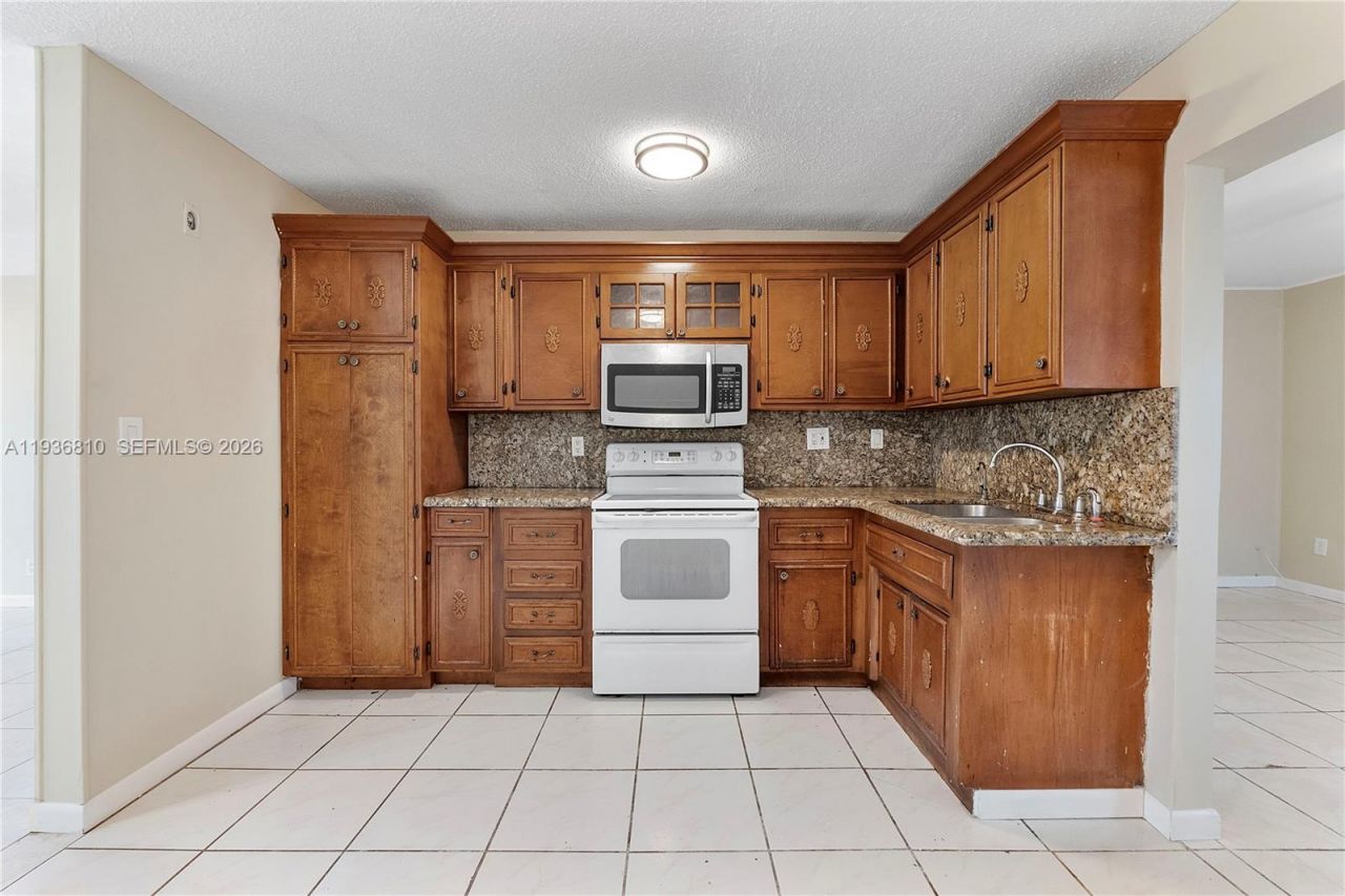 5010 NW 51st St, Tamarac, FL 33319 Photo