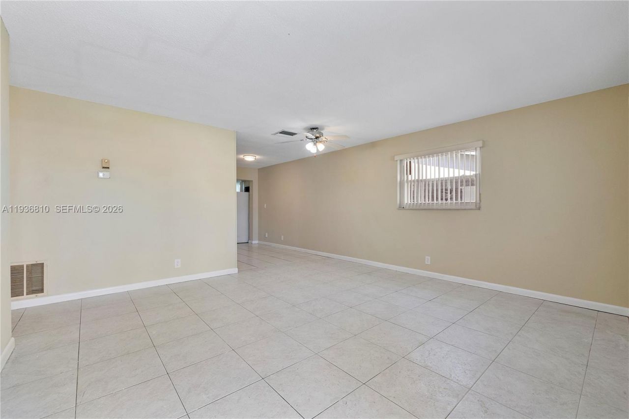 5010 NW 51st St, Tamarac, FL 33319 Photo