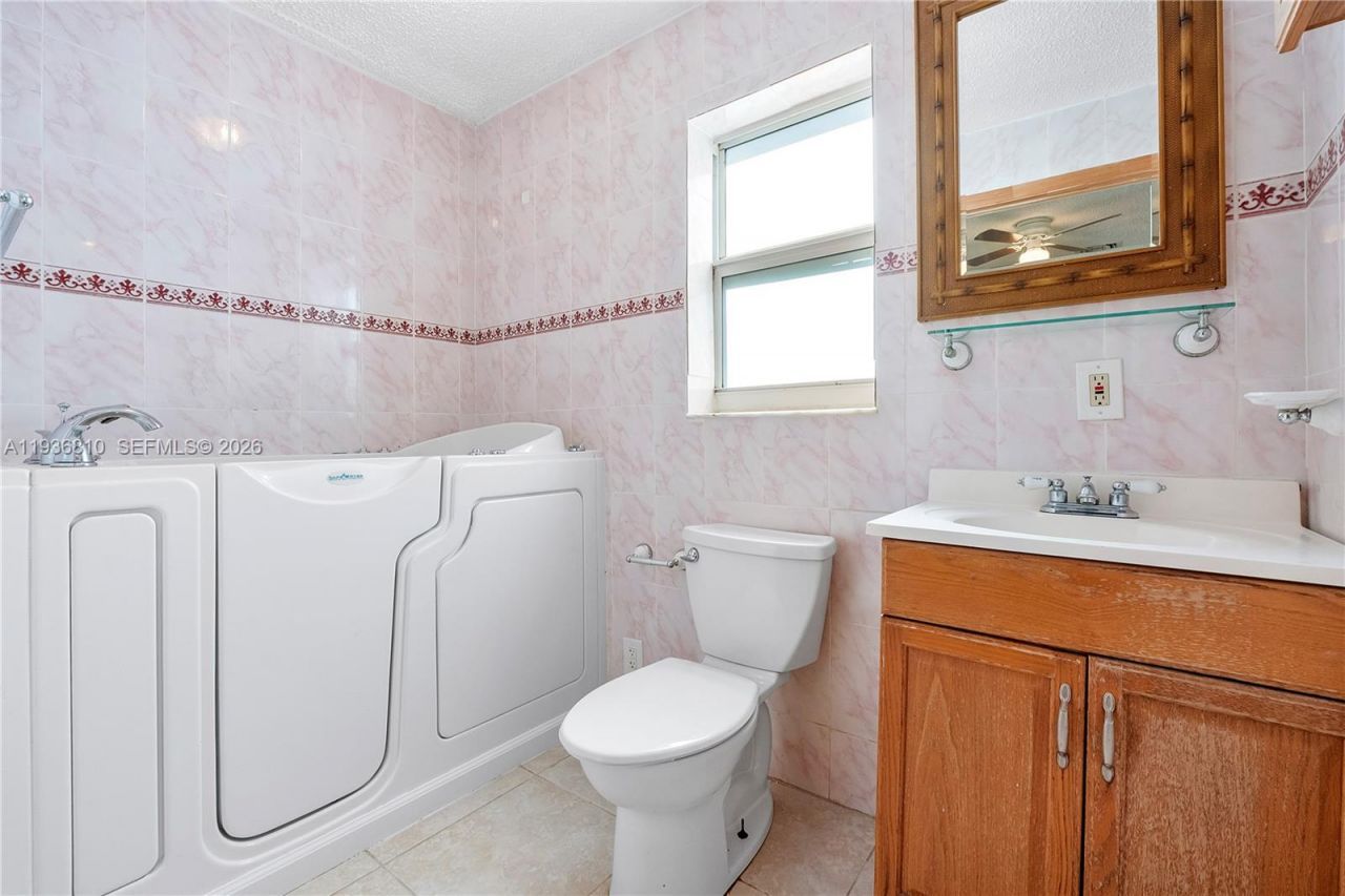 5010 NW 51st St, Tamarac, FL 33319 Photo