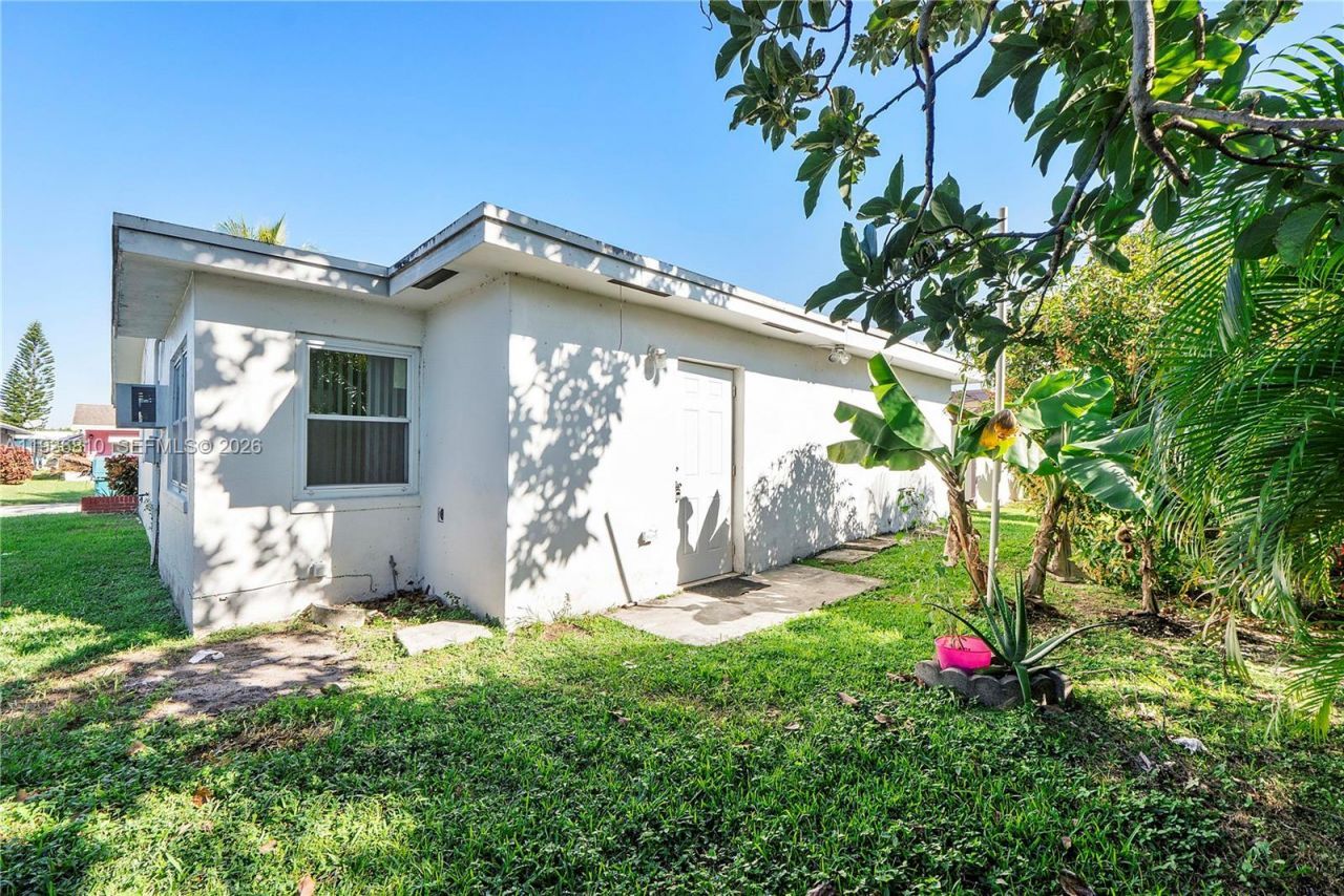 5010 NW 51st St, Tamarac, FL 33319 Photo