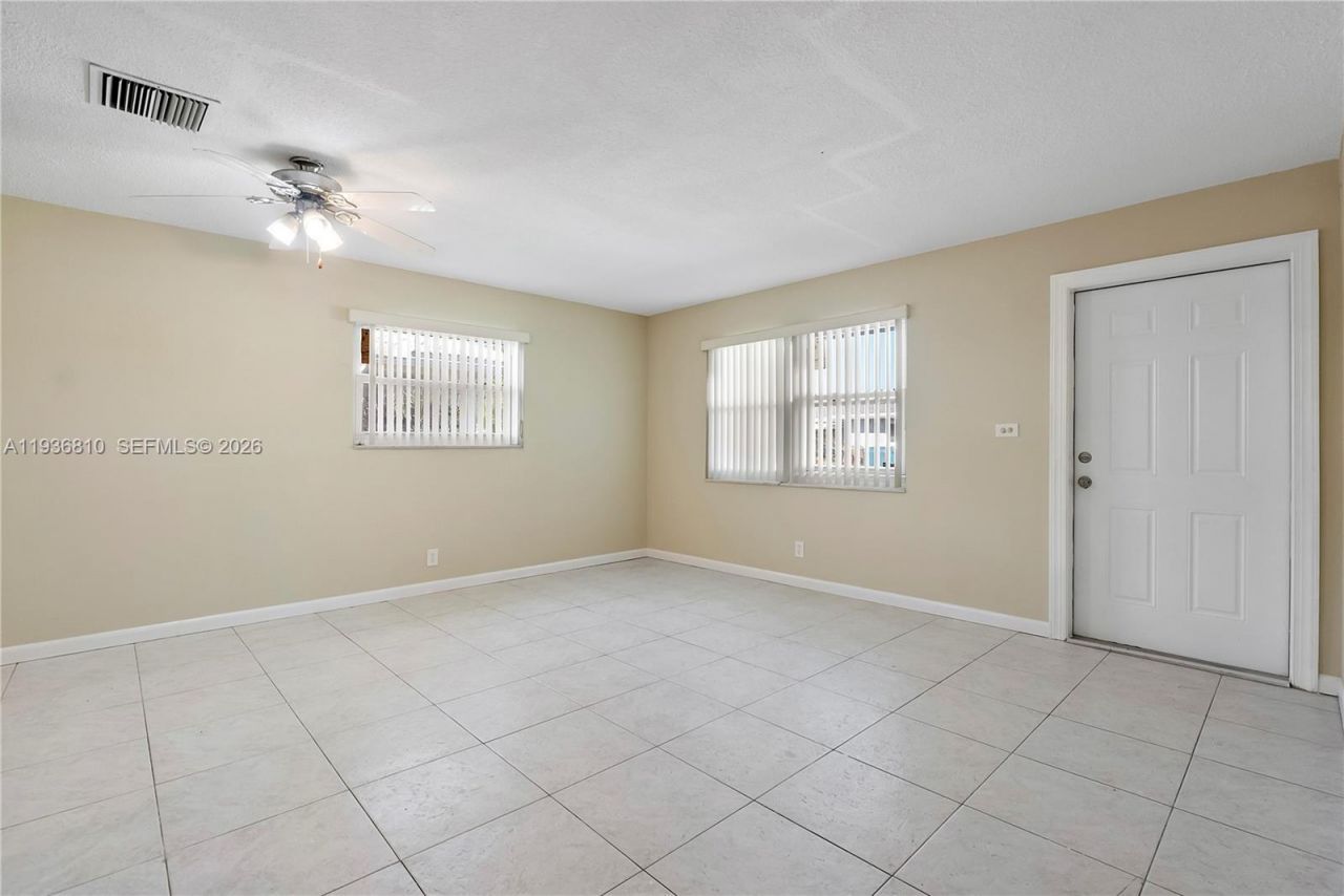 5010 NW 51st St, Tamarac, FL 33319 Photo