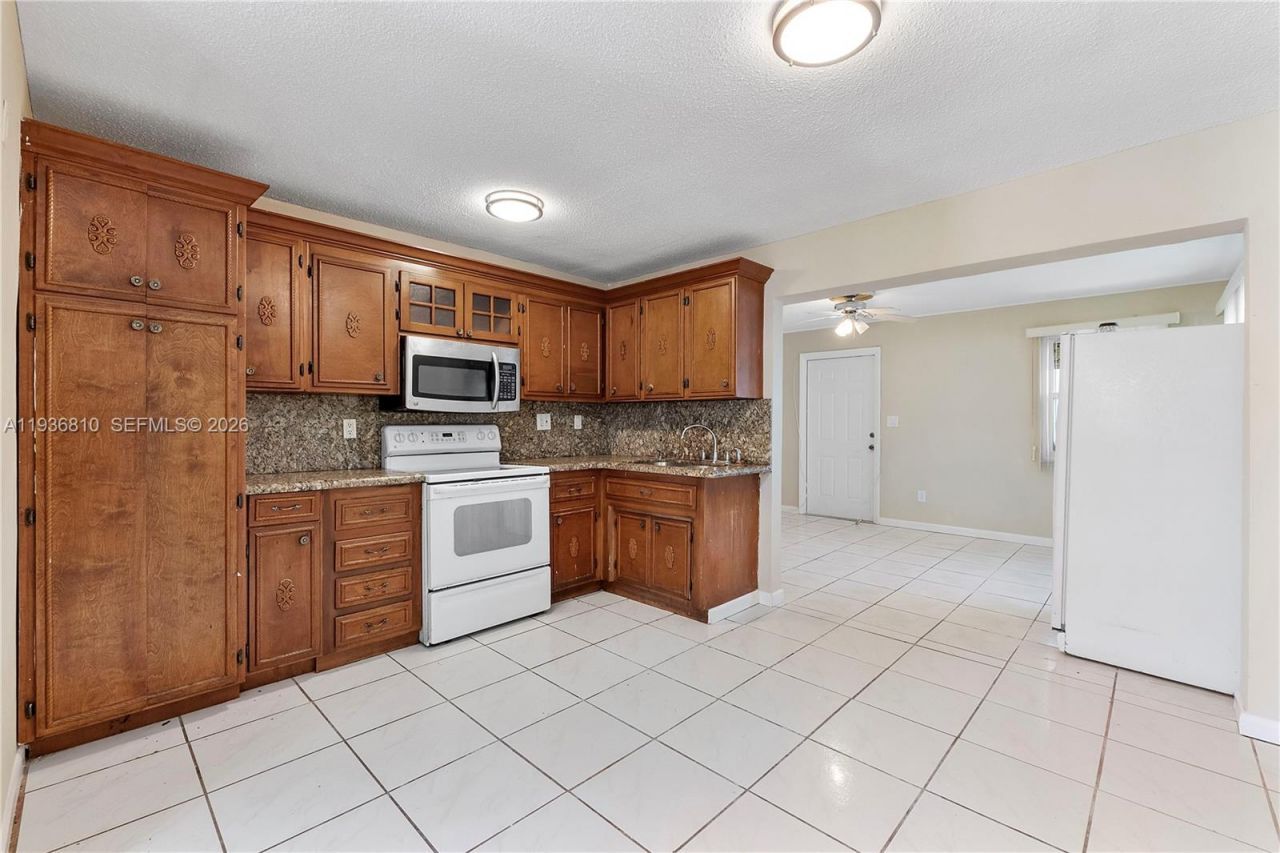 5010 NW 51st St, Tamarac, FL 33319 Photo