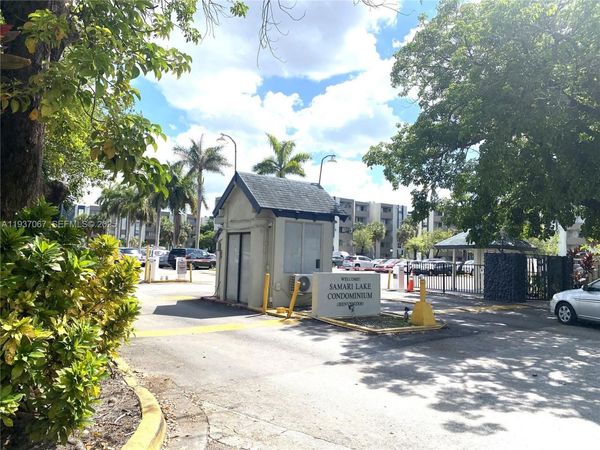 10000 NW 80 Ct, Unit 1226, Hialeah Gardens, FL 33016