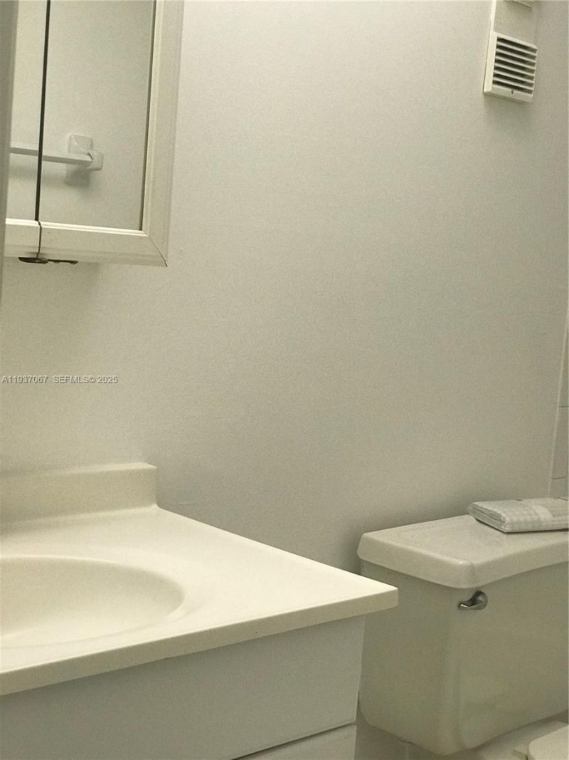 10000 NW 80 Ct, Unit 1226, Hialeah Gardens, FL 33016 Photo