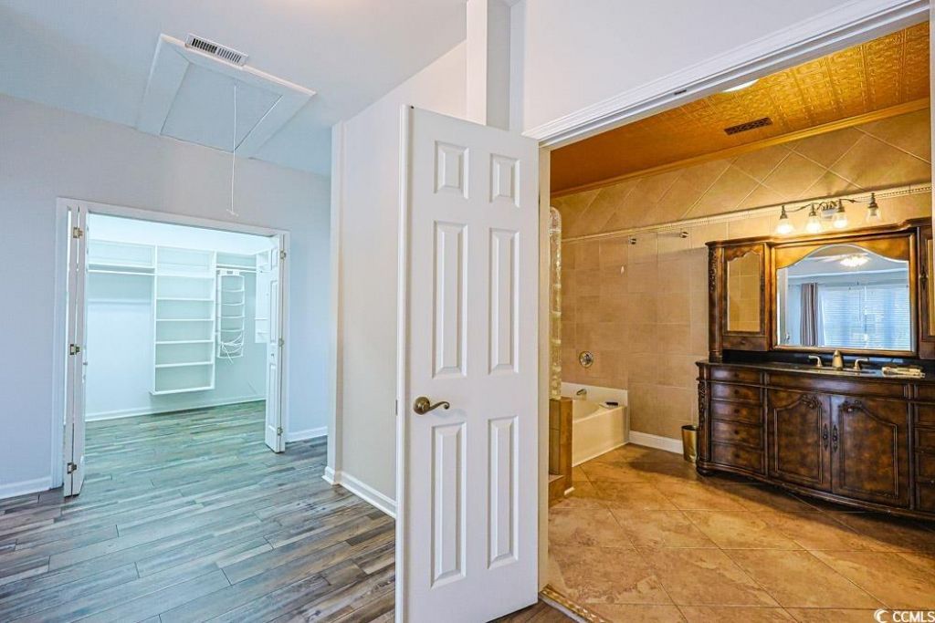 1532 Heathmuir Dr. Photo 16