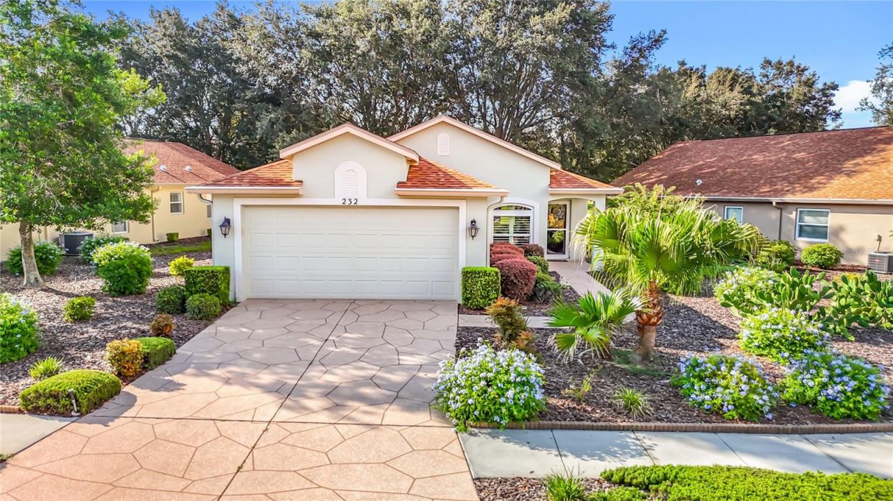 232 Center Oak Circle, Spring Hill, FL 34609 Main Photo