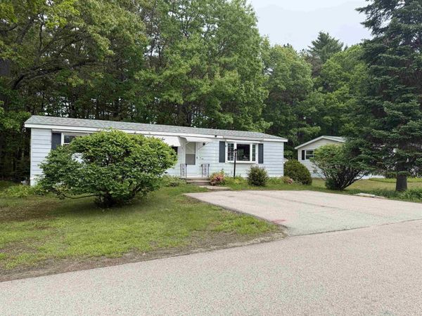 22 Fairfield Drive, Concord, NH 03301
